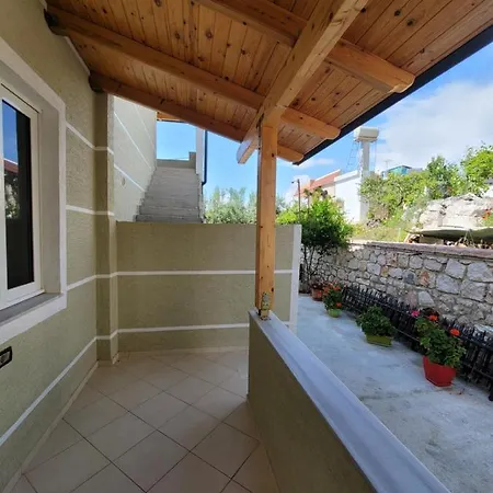 Apartment Spahiu *